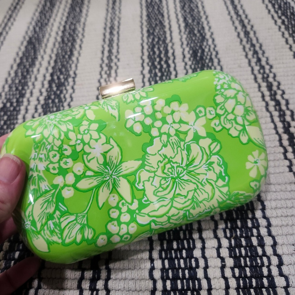 Lilly Pulitzer Green Floral Hard Shell Clutch Bag Gold Logo Clasp Minaudiere - Picture 9 of 9